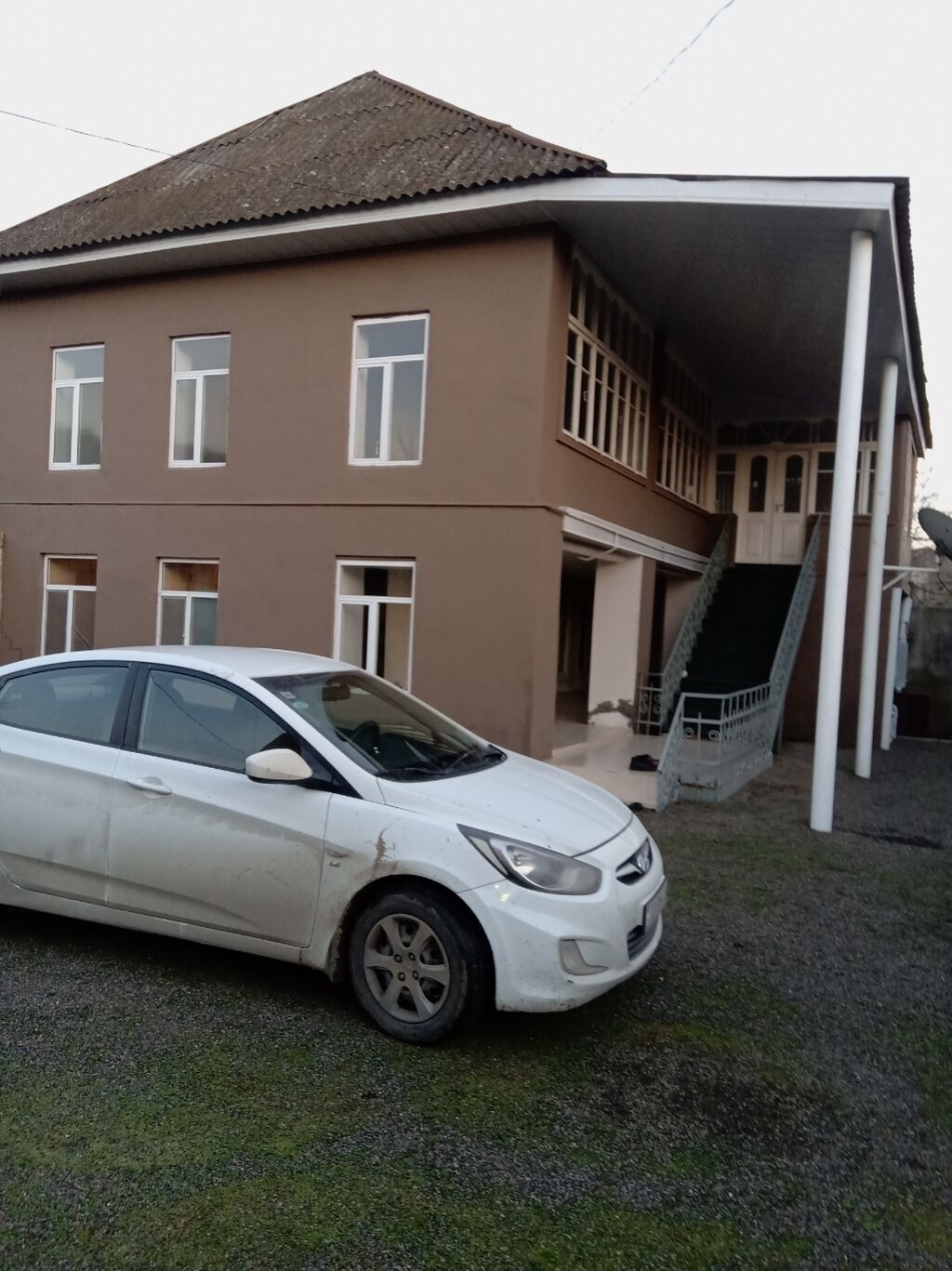 4 otaqlı, 200 kv. m, Yeni təmirli