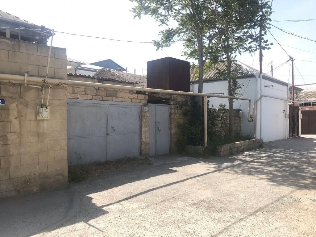 M.Ə. Rəsulzadə qəs. 3 otaqlı, 70 kv. m, Təmirsiz