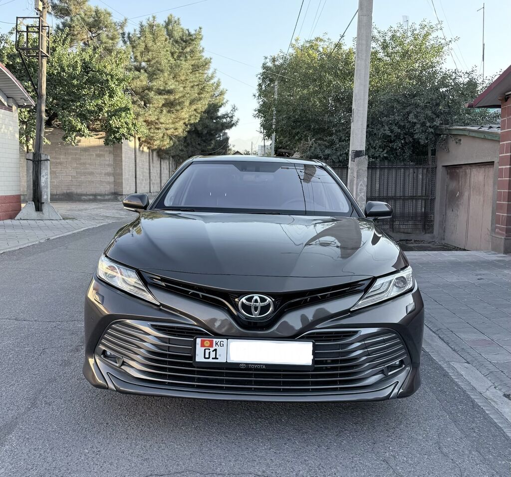 Toyota Camry: 2018 г., 3.5 л, Автомат, Бензин, Седан: фото 2
