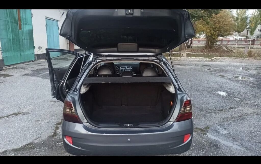 Honda Civic: 2004 г., Механика, Бензин, Хэтчбэк: фото 7