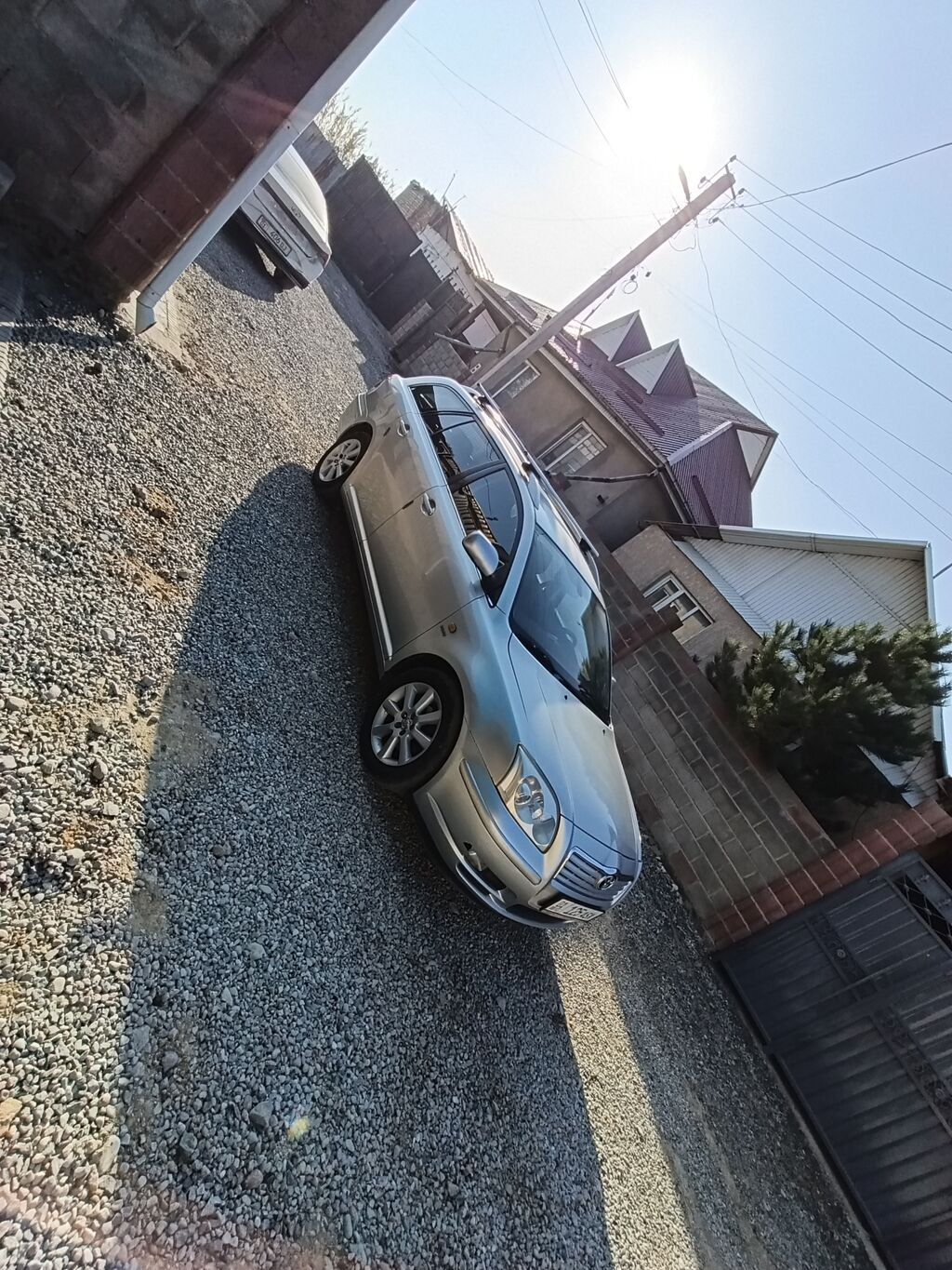 Toyota Avensis: 2004 г., 1.8 л, Механика, Бензин, Универсал: фото 2