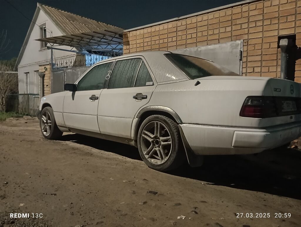 Mercedes-Benz W124: 1991 г., 2.3 л, Механика, Бензин, Седан — фото 2