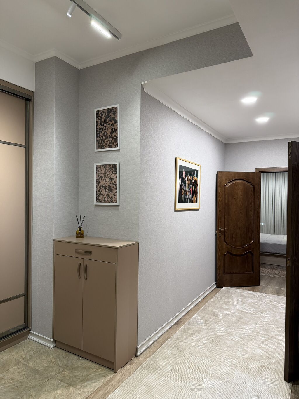 Аренда квартиры в «Золотом квадрате» 2-комнатная квартира • 90 м²: фото 3