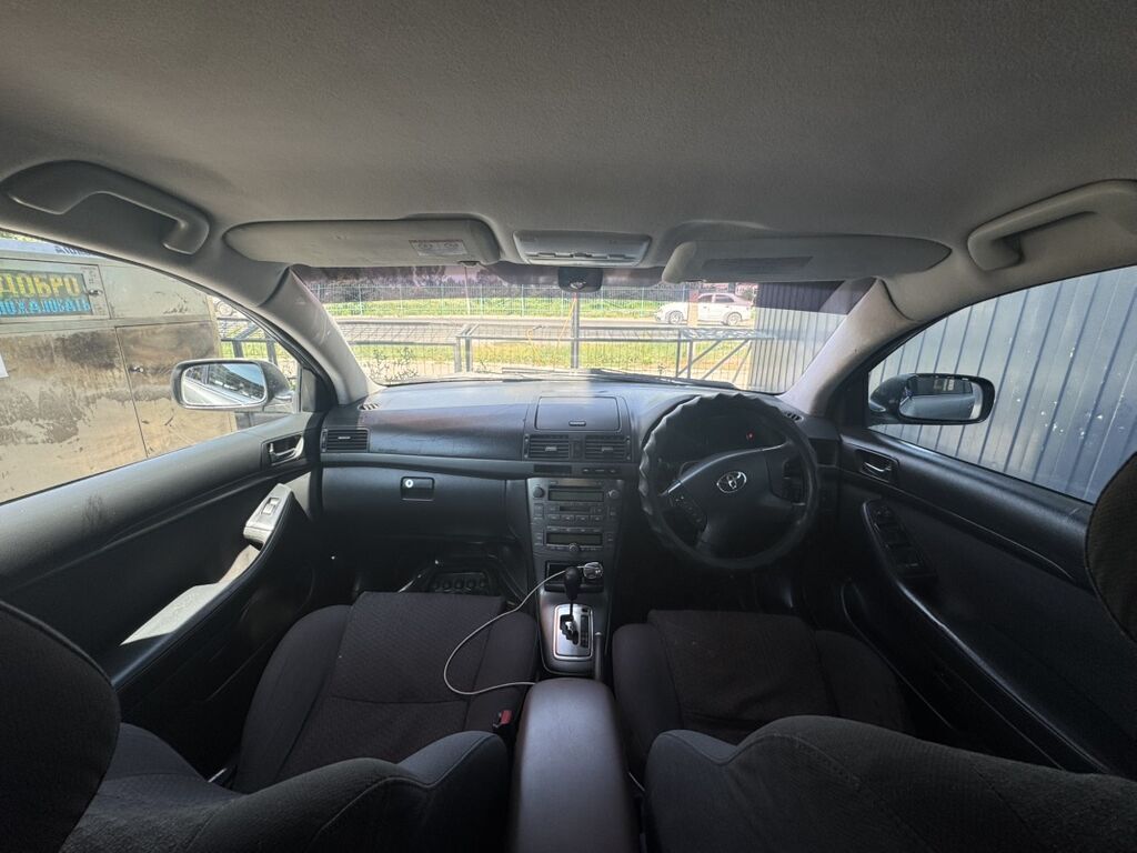 Toyota Avensis: 2003 г., 2 л, Автомат, Бензин, Универсал: фото 3