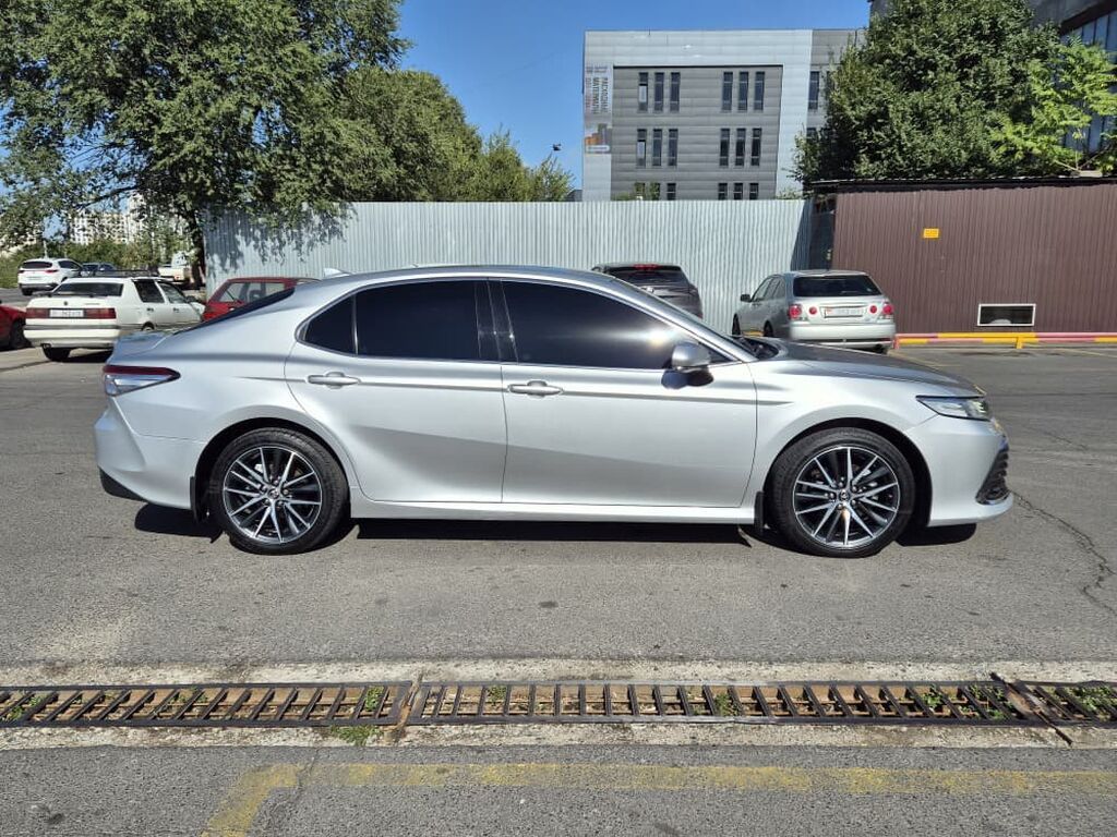 Toyota Camry: 2021 г., 2.5 л, Автомат, Бензин, Седан: фото 5