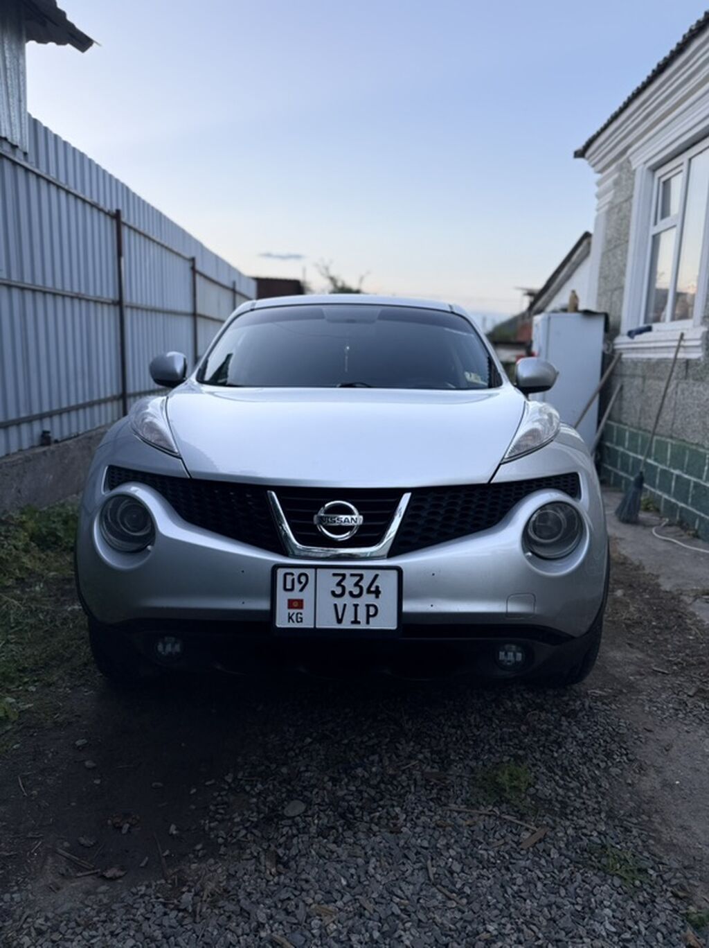 Nissan Juke: 2013 г., 1.6 л, Автомат, Бензин, Кроссовер: фото 2