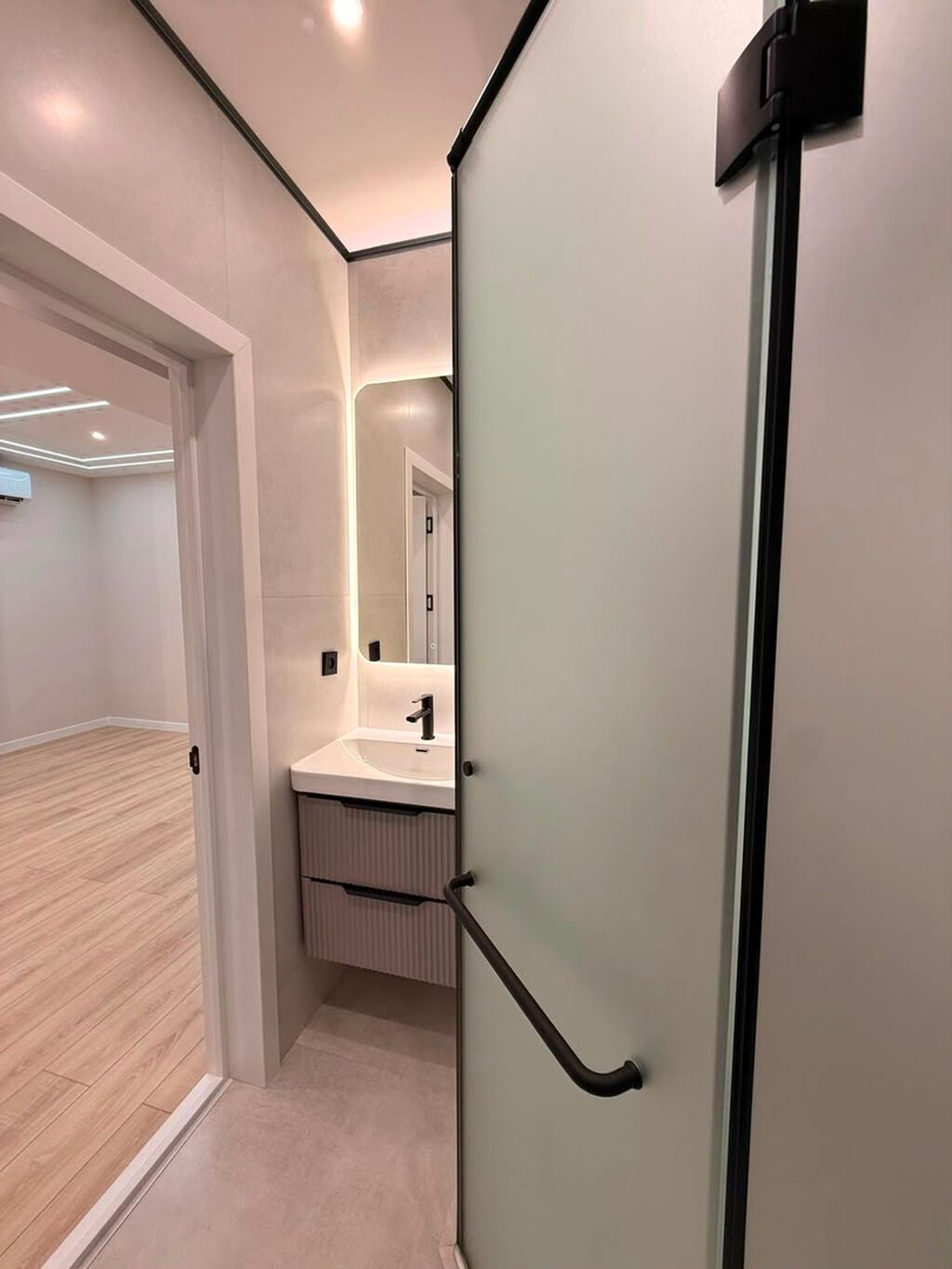 2 комнаты, 42 м², Элитка, Технопарк Элитка, 5 этаж, Дизайнерский ремонт — фото 2