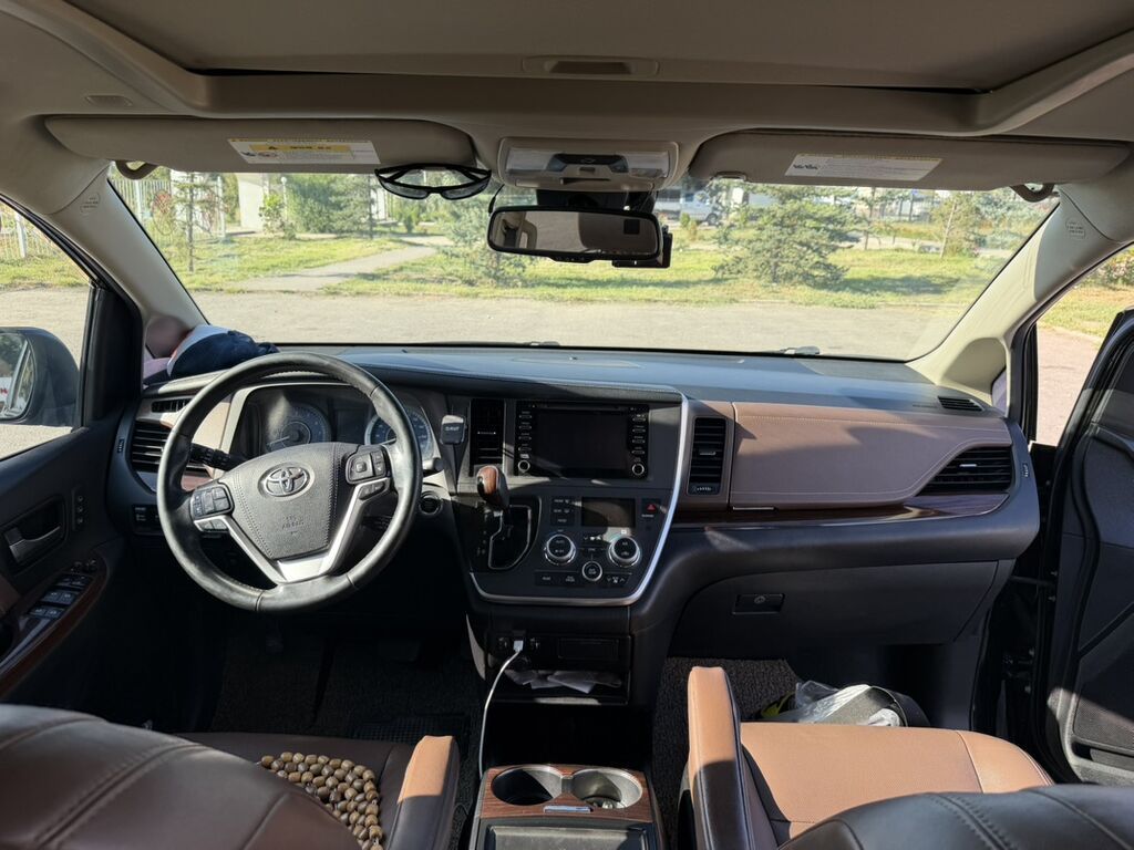 Toyota Sienna: 2019 г., 3.5 л, Автомат, Бензин, Минивэн: фото 7