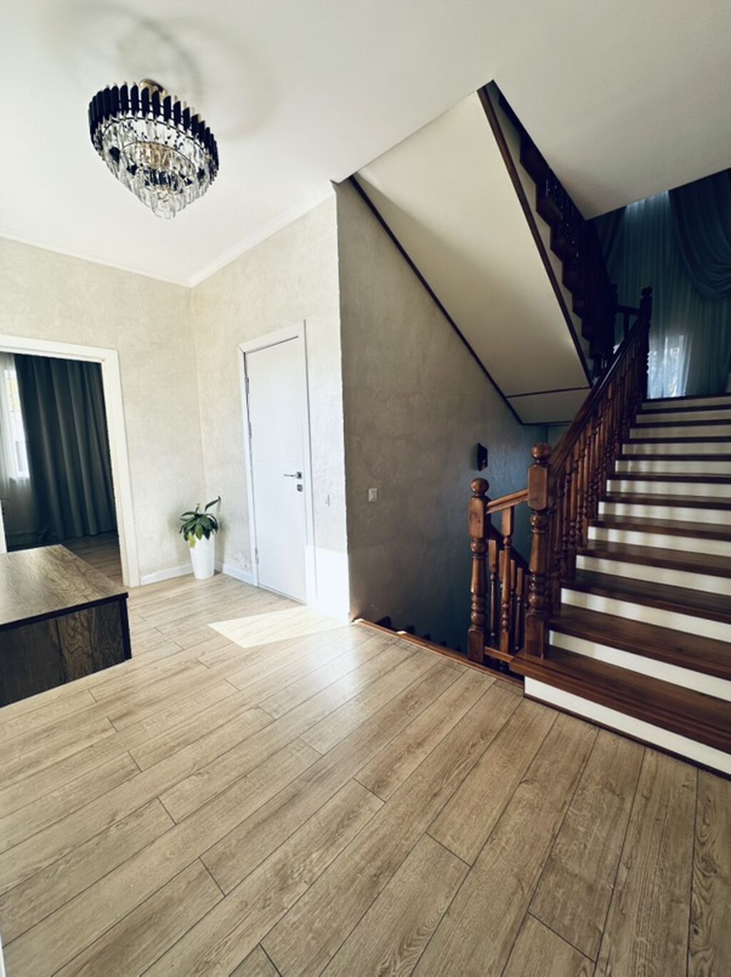 6 комнат, 240 м², 8 соток, Бишкек, Собственник: фото 5