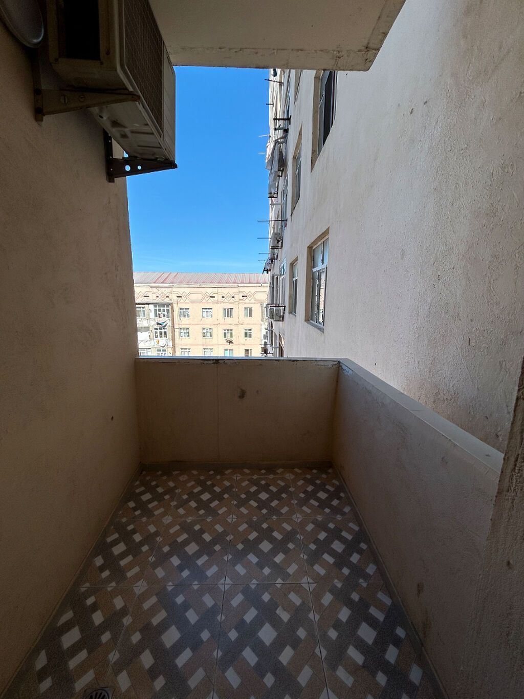 🏠 SUMQAYIT – 9-cu mikrorayon Mənzil Ailəyə verilir 📍 Araz Marketin