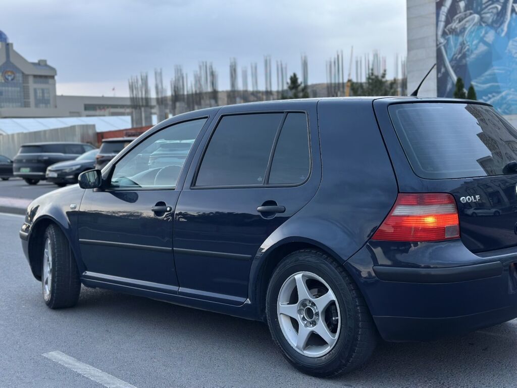 Volkswagen Golf: 2003 г., 1.6 л, Механика, Бензин, Хэтчбэк: фото 4