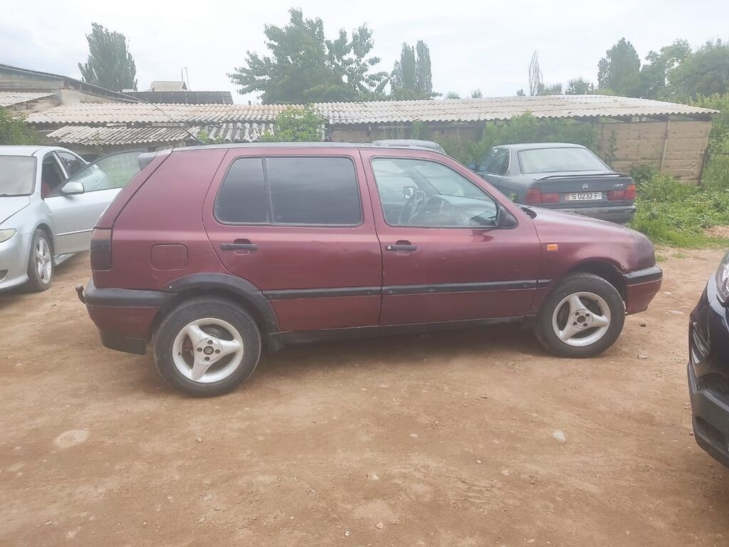 Volkswagen Golf: 1991 г., 1.8 л, Механика, Бензин, Хэтчбэк: фото 2