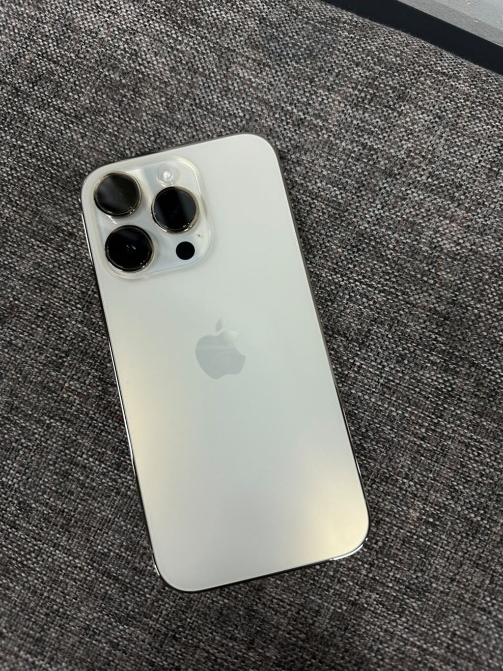 IPhone 14 Pro, модель MQ063LL/A (серийный номер видно на фото). Цвет —: фото 3