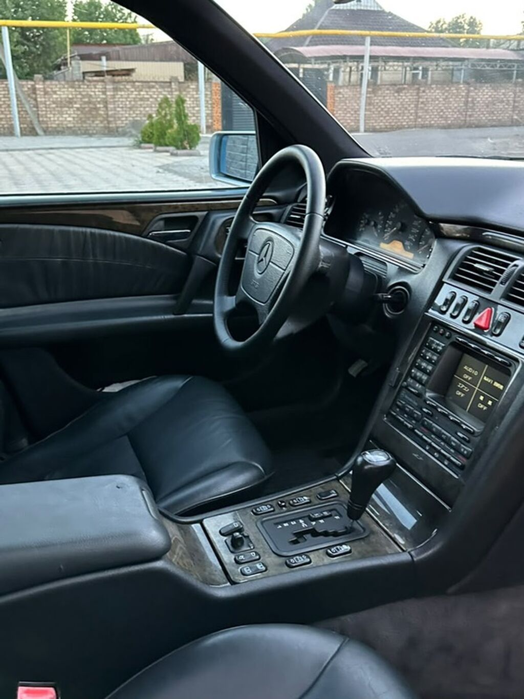 Mercedes-Benz E-Class: 1998 г., 4.3 л, Автомат, Бензин, Седан: фото 5