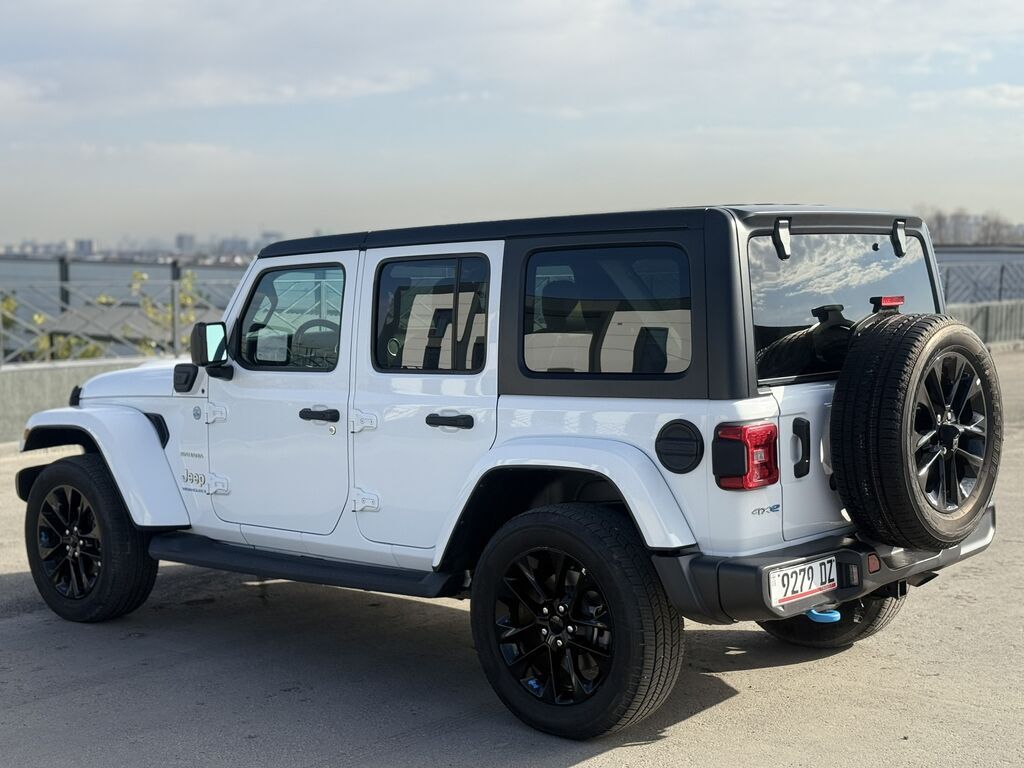 Jeep Wrangler: 2023 г., 2 л, Автомат, Электромобиль, Внедорожник: фото 7