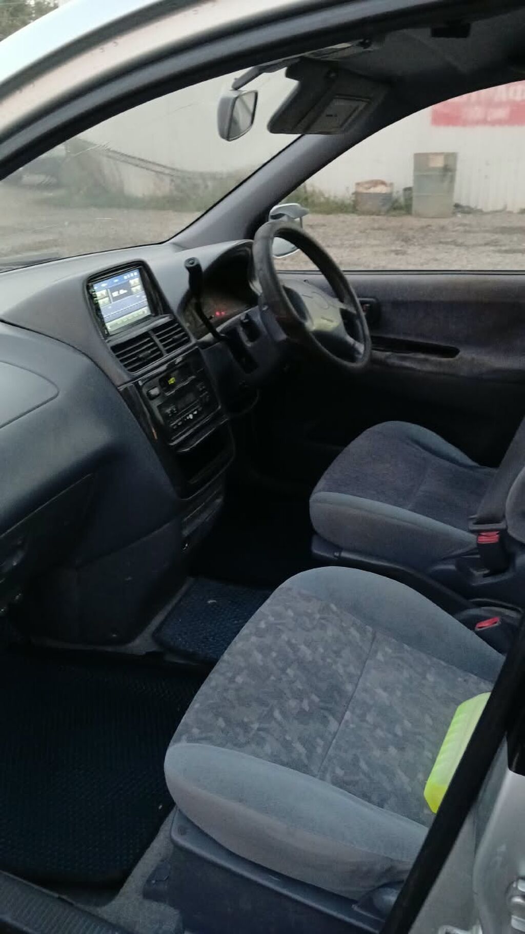 Toyota Ipsum: 2000 г., Автомат, Бензин, Минивэн: фото 5