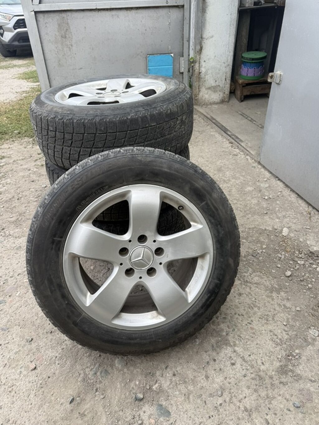 Колеса в сборе 215 / 60 / R 16, Зима, Б/у, Комплект, Легковые, Литые, отверстий - 5: фото 1