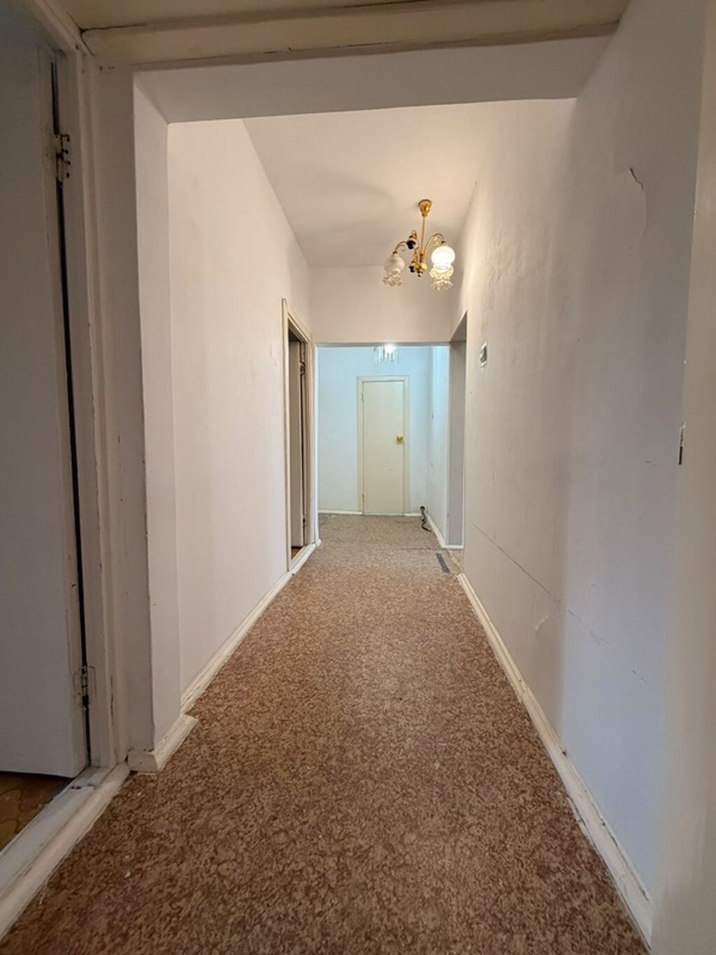 4 комнаты, 99 м², 12 мкр 106 серия, 1 этаж, Старый ремонт: фото 6