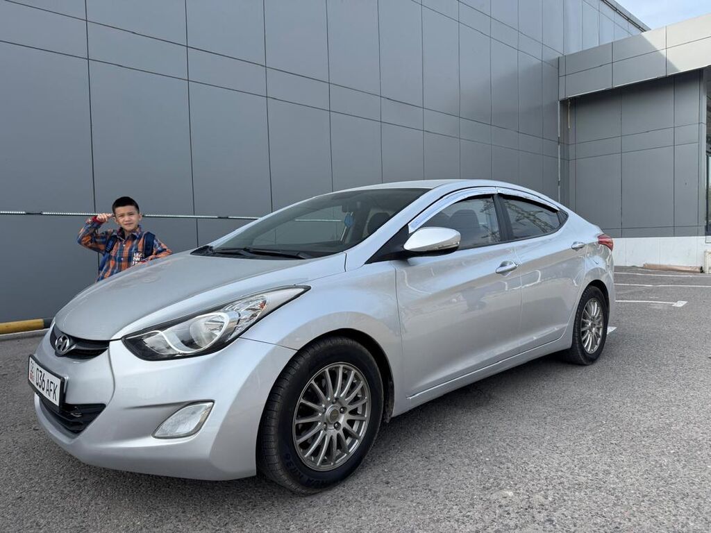 Hyundai Avante: 2012 г., 1.5 л, Автомат, Бензин, Седан: фото 2