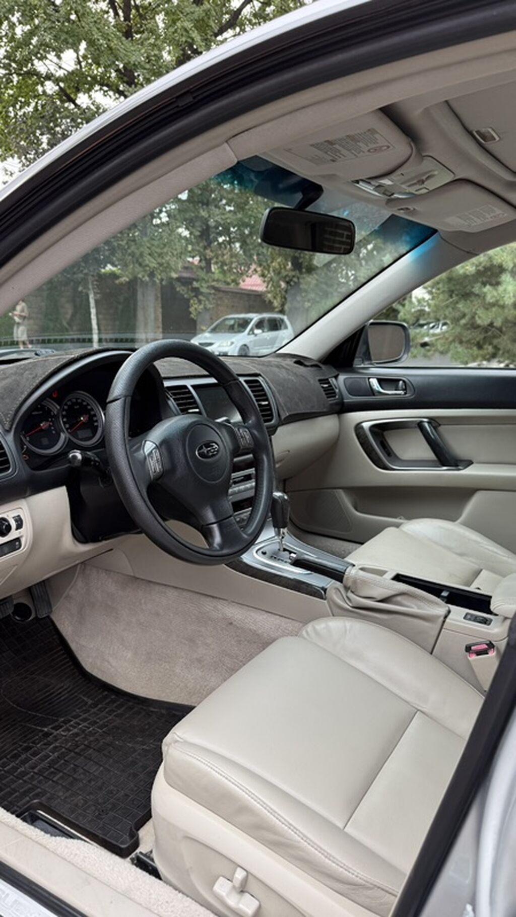Subaru Outback: 2005 г., 3 л, Автомат, Газ, Универсал: фото 6