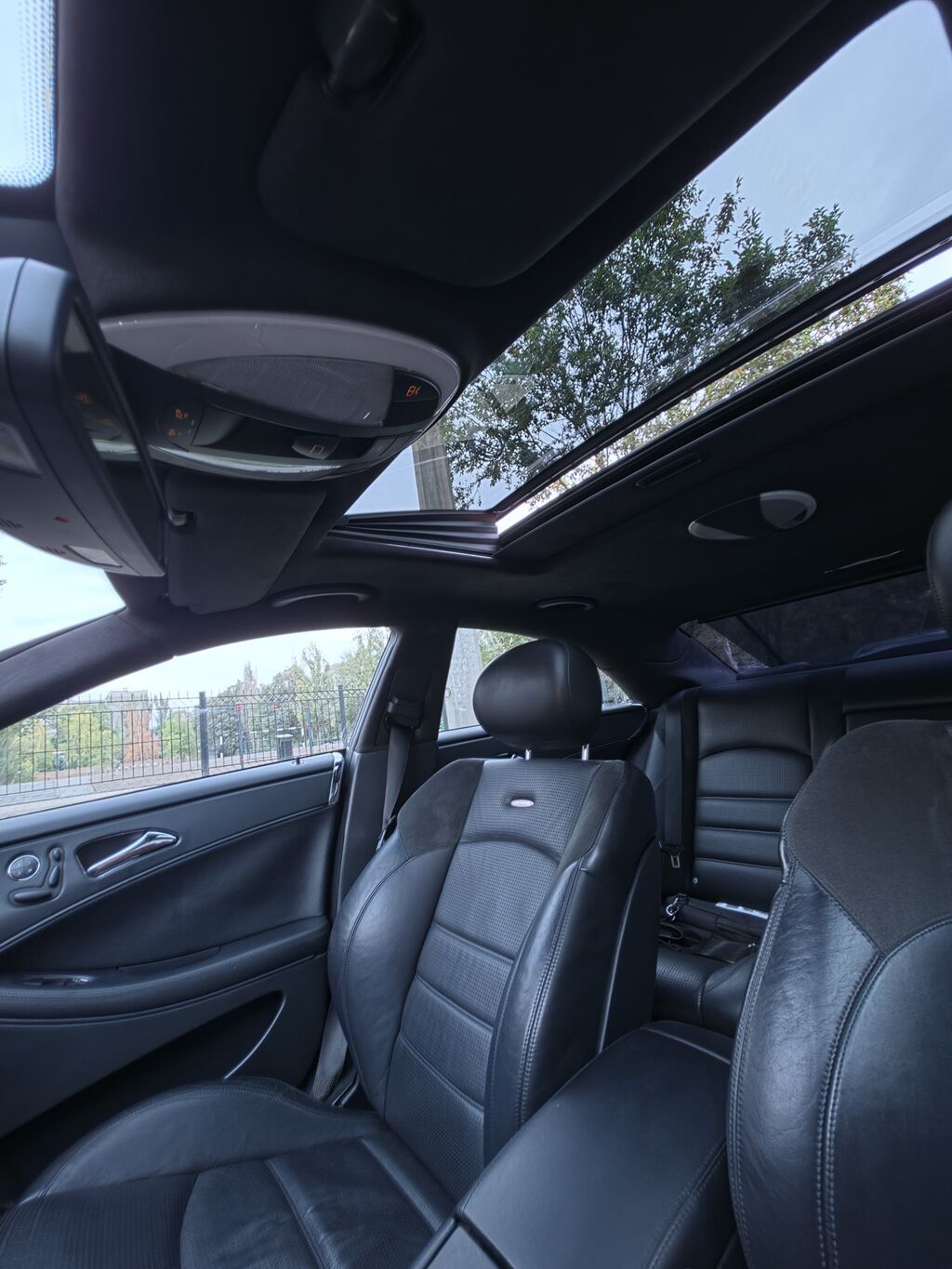 Mercedes-Benz CLS-Class AMG: 2005 г., 5.5 л, Автомат, Бензин, Седан: фото 6