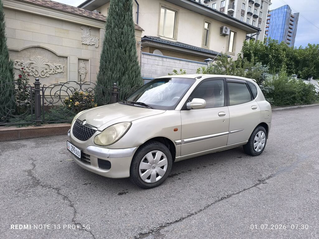 Daihatsu Sirion: 2002 г., 1 л, Автомат, Бензин: фото 3