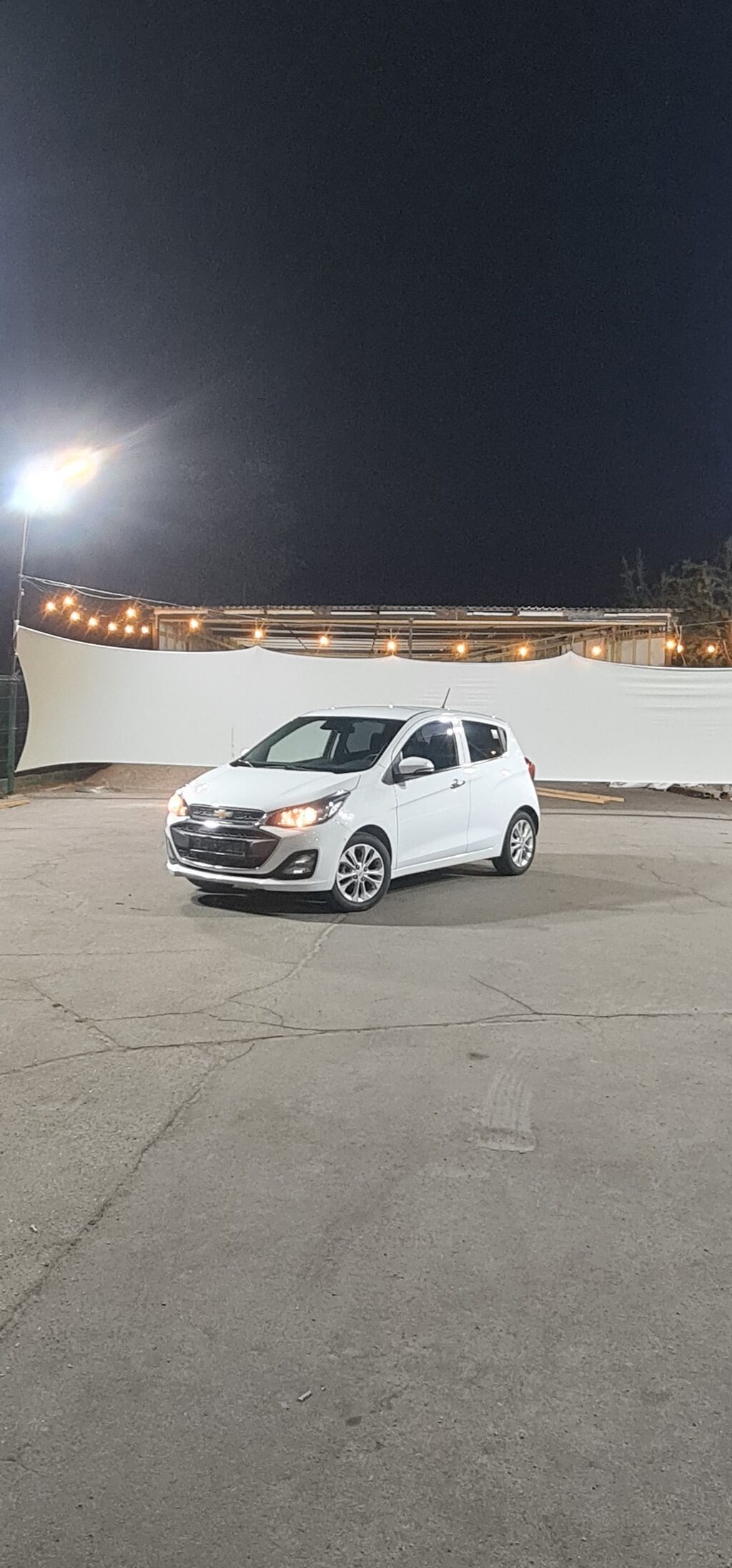 Chevrolet Spark: 2021 г., 1 л, Автомат, Бензин, Хэтчбэк: фото 1