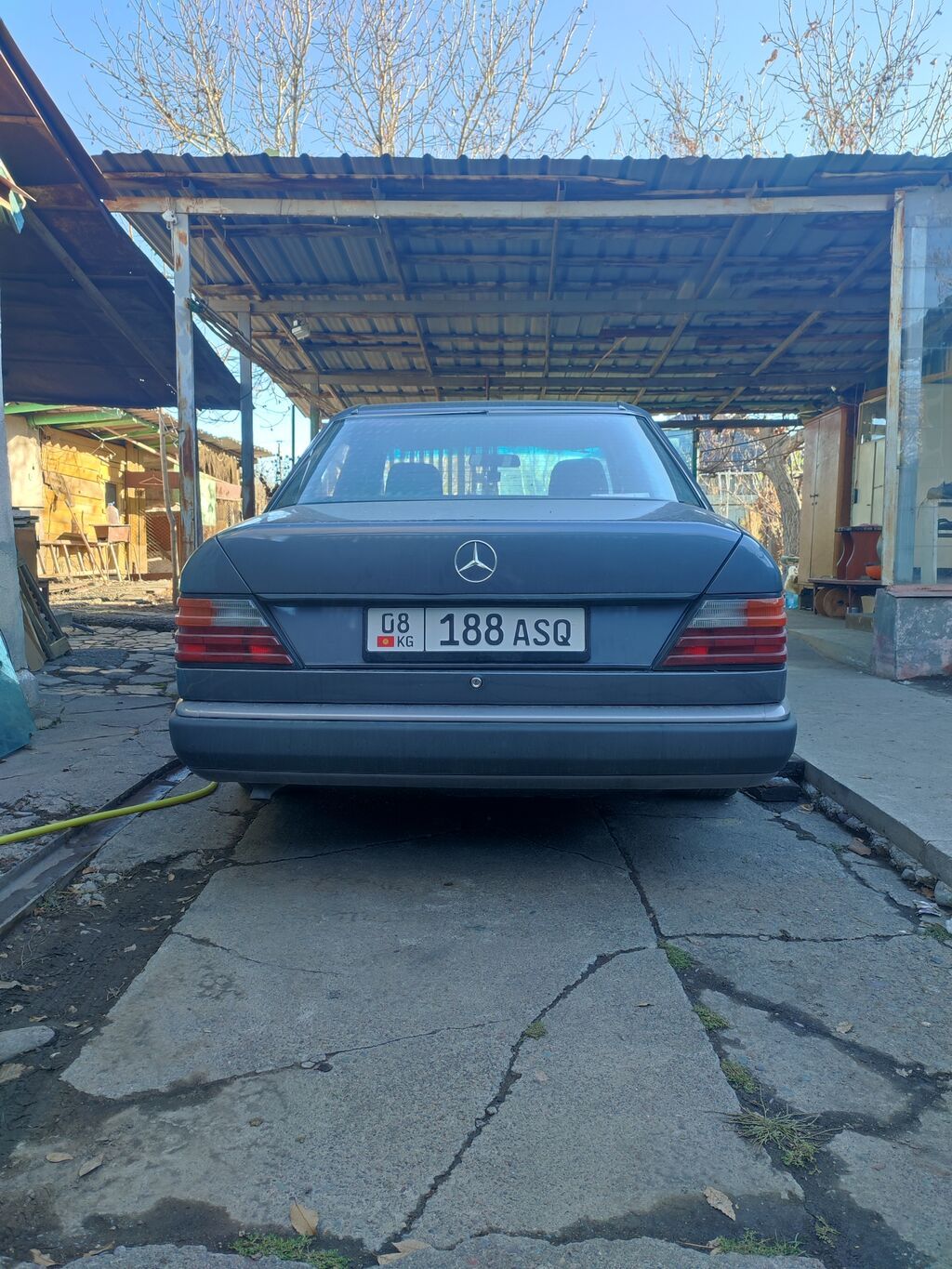 Mercedes-Benz W124: 1990 г., 2.5 л, Механика, Бензин, Седан: фото 3