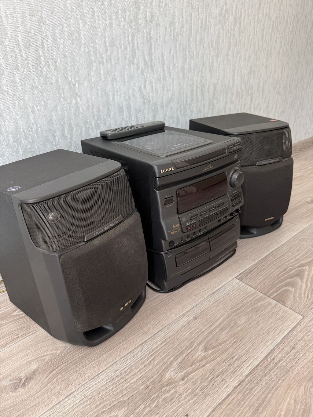 Музыкальный центр Aiwa с акустикой - Полноразмерный стерео-комплект — фото 2
