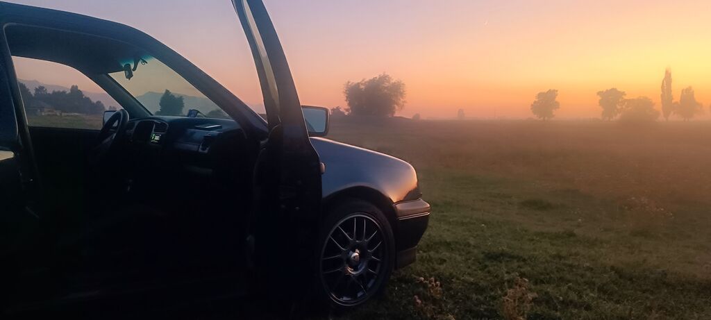 Volkswagen Golf: 1993 г., 1.8 л, Механика, Бензин, Хэтчбэк: фото 2