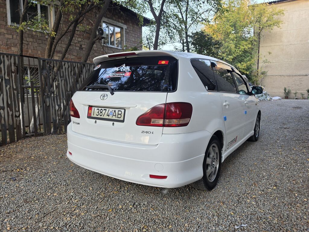Toyota Ipsum: 2003 г., Автомат, Бензин, Минивэн: фото 5