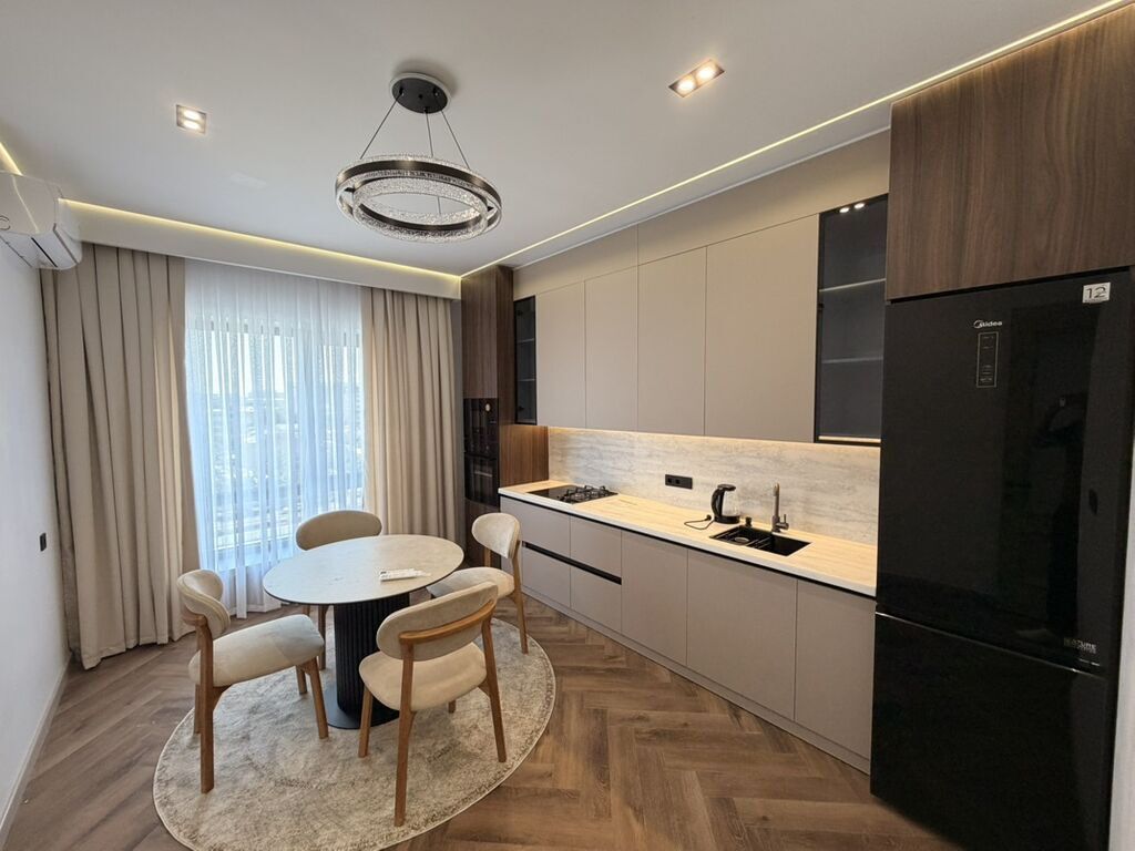 Сдам 2-комнатную квартиру с дизайнерским ремонтом: фото 1
