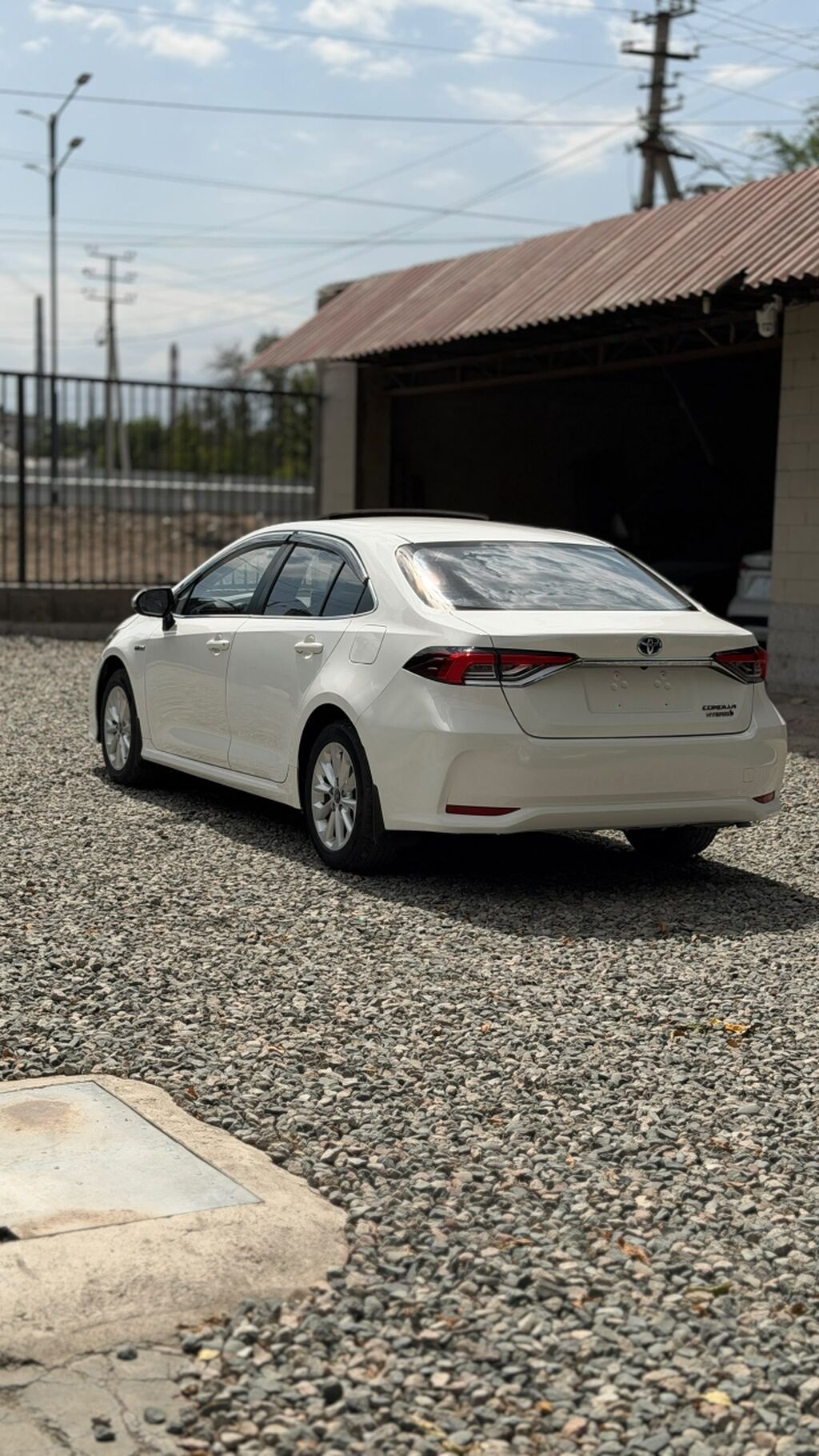 Toyota Corolla: 2019 г., 1.8 л, Вариатор, Гибрид, Седан: фото 6