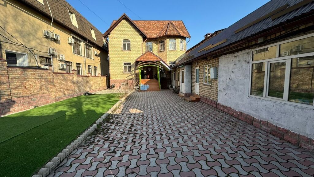 300 м², 8 комнат, Юг-2 мкр: фото 3