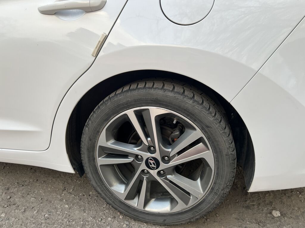 Hyundai Avante: 2018 г., 1.6 л, Автомат, Бензин, Седан: фото 3