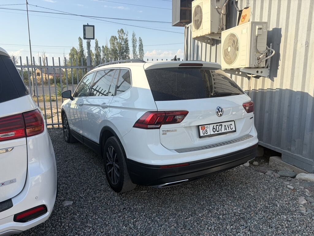 Volkswagen Tiguan: 2019 г., 2 л, Автомат, Бензин, Кроссовер: фото 4
