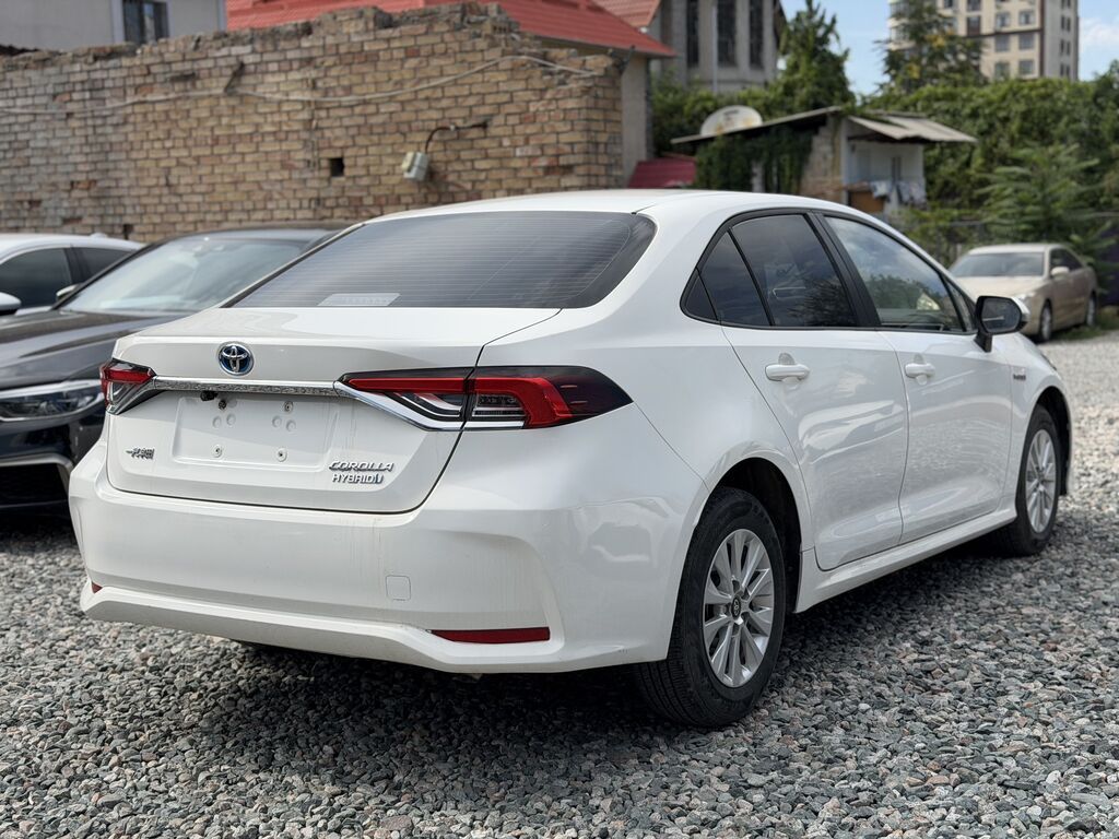 Toyota Corolla: 2022 г., 1.8 л, Вариатор, Гибрид, Седан: фото 5