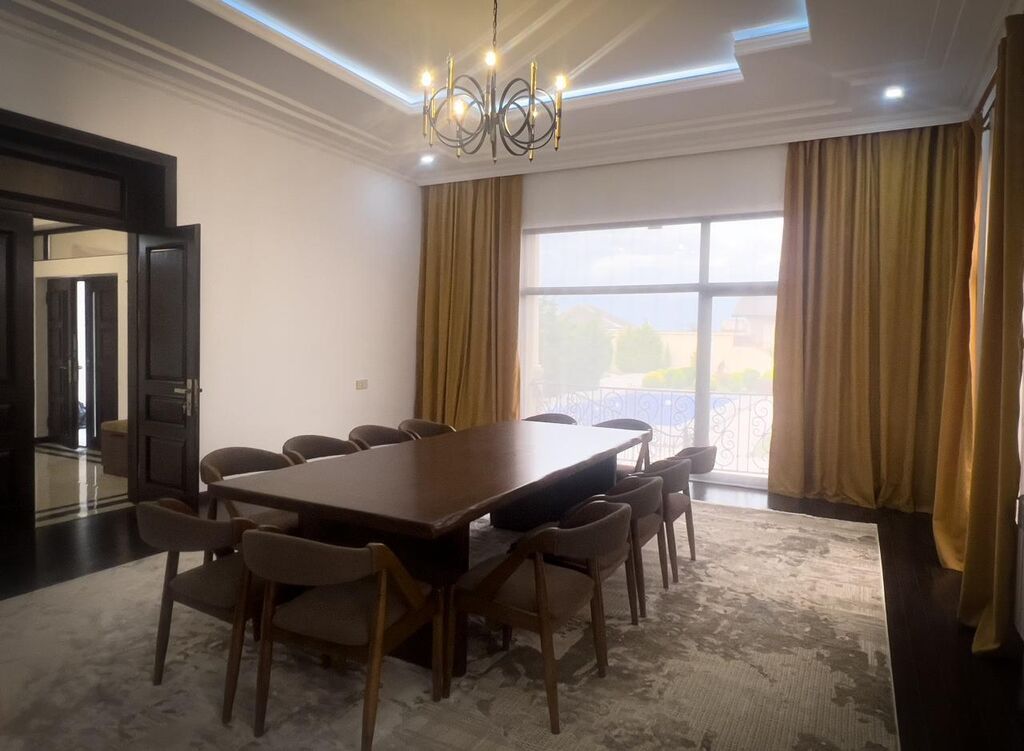 4 otaqlı, 400 kv. m, Yeni təmirli