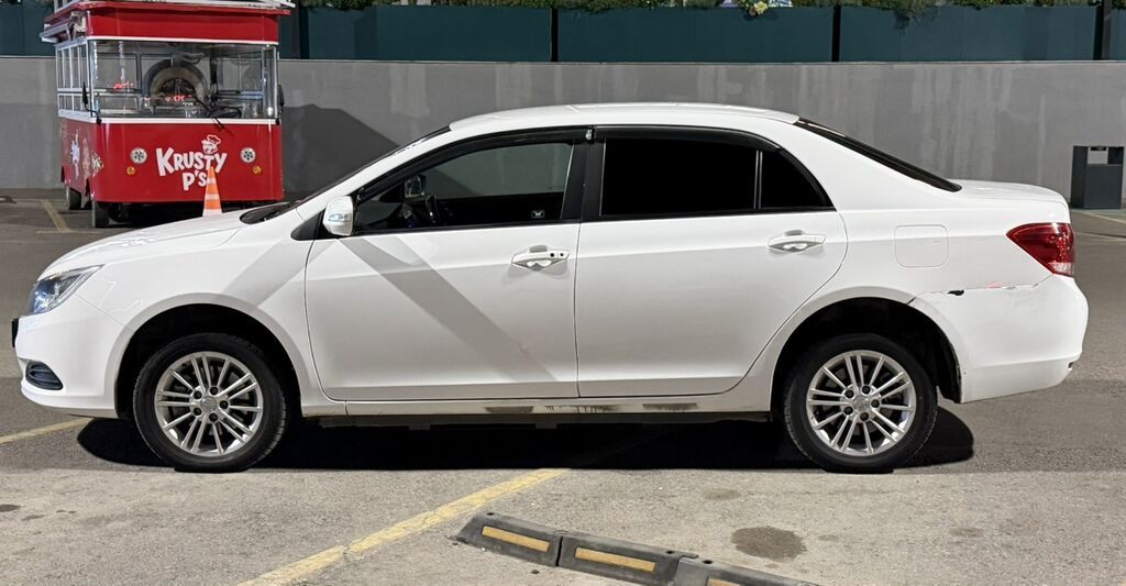 BYD Qin: 2019 г., Электромобиль, Седан: фото 8