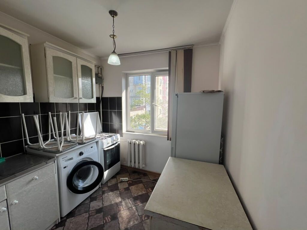 Срочно продаю 2-к.кв, 104 серии Локация: 3-мкр 1 дом по Койбагарова: фото 1