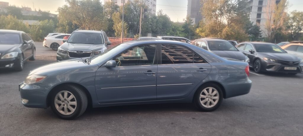 Toyota Camry: 2004 г., Автомат, Бензин, Седан: фото 2