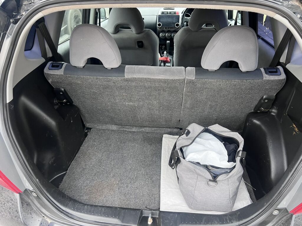 Honda Fit: 2003 г., 1.3 л, Автомат, Бензин, Хэтчбэк: фото 4