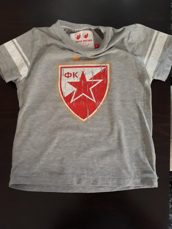 Sportska odeća: Decija majica original Crvena Zvezda broj 4, vrlo ocuvana na lalafo.rs Decija majica original Crvena Zvezda broj 4, vrlo ocuvana - Vrsac