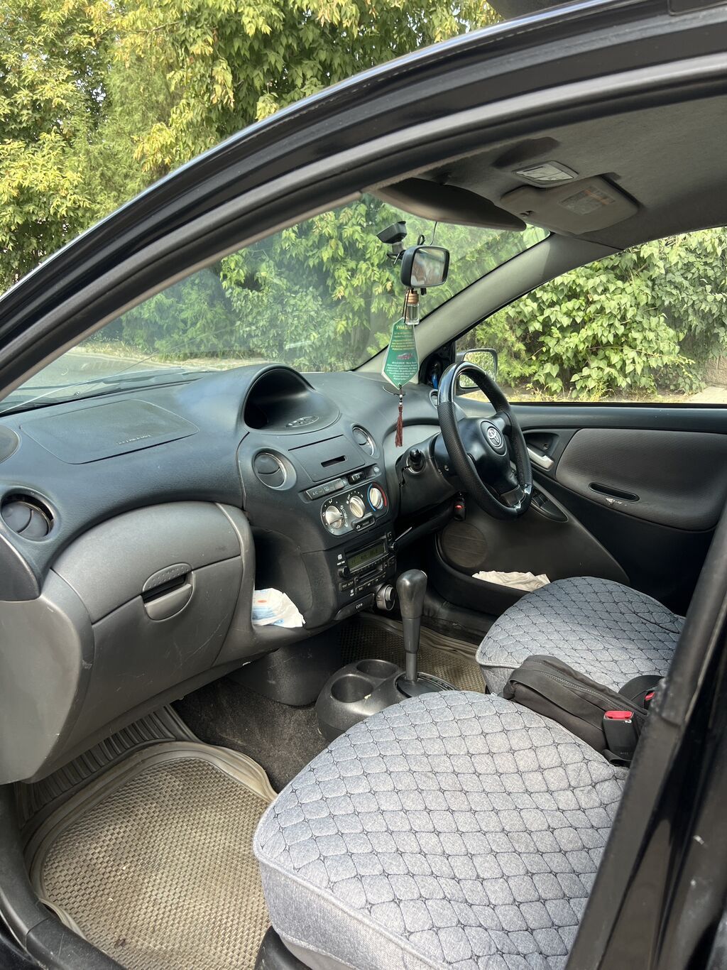 Toyota Vitz: 2003 г., 1.3 л, Автомат, Бензин, Хэтчбэк: фото 6