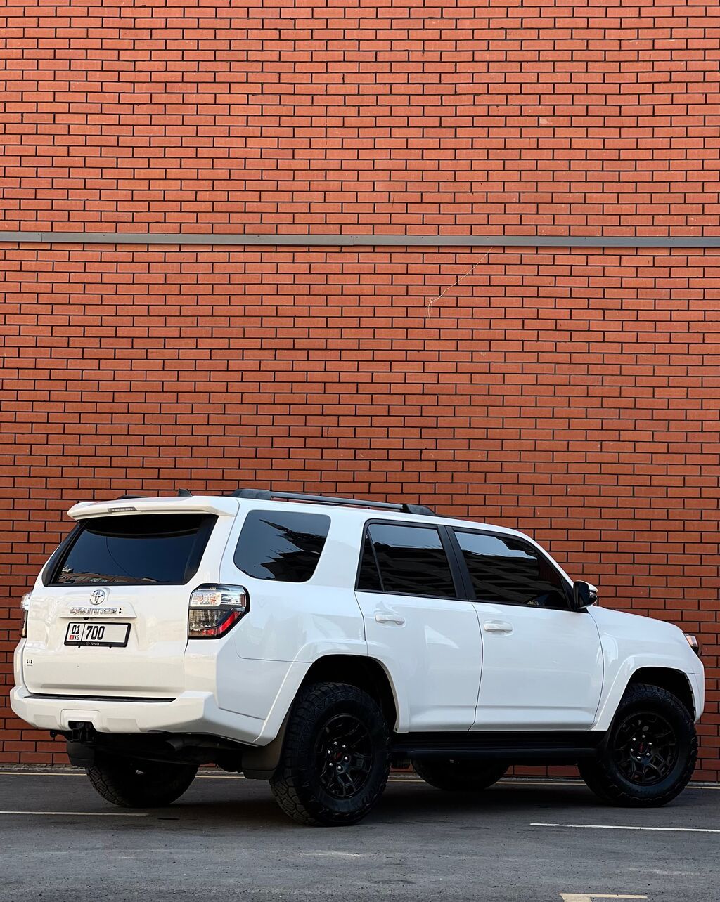 Toyota 4Runner: 2020 г., 4 л, Автомат, Бензин, Внедорожник: фото 3