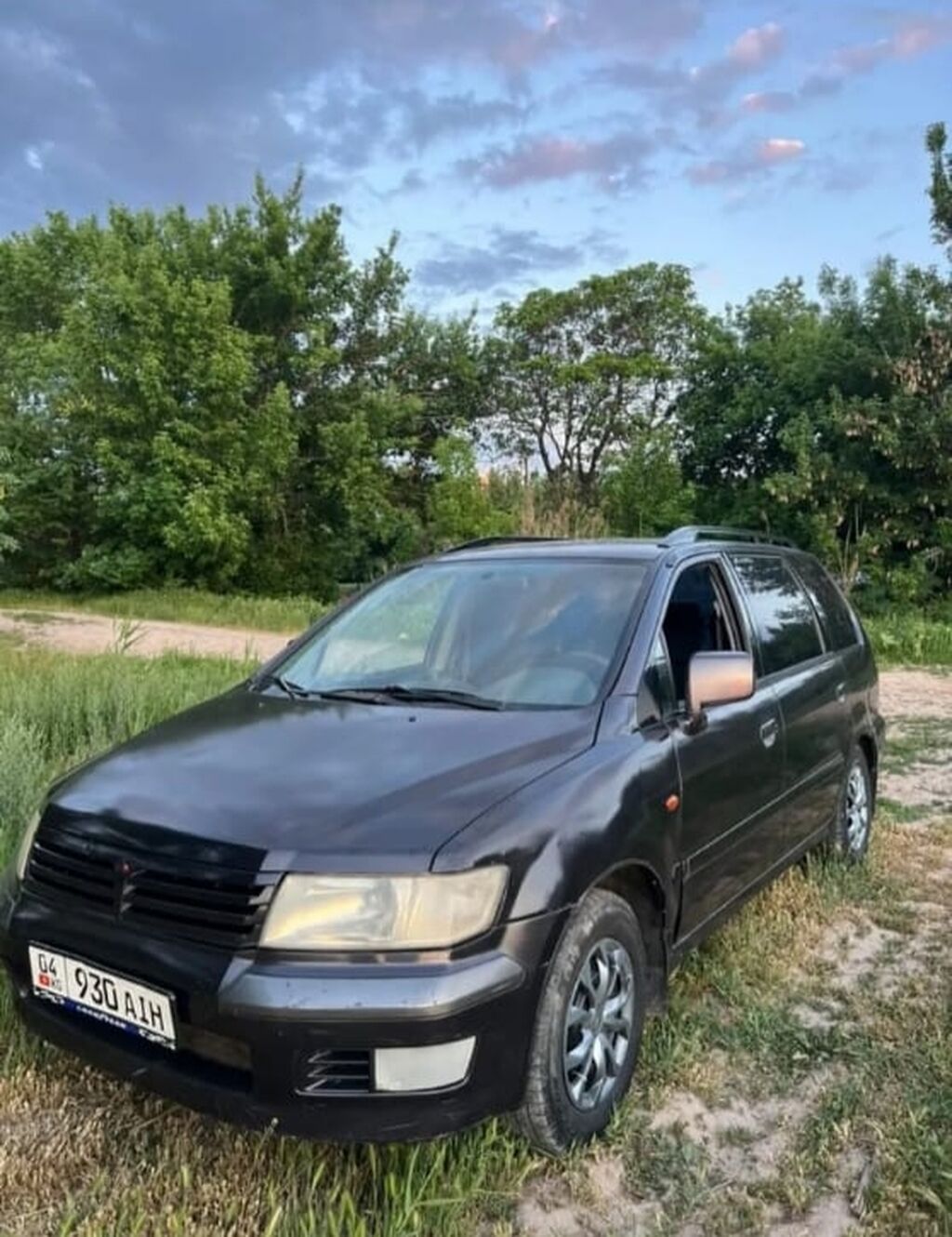 Mitsubishi Space Wagon: 2000 г., 2 л, Автомат, Бензин, Минивэн: фото 3