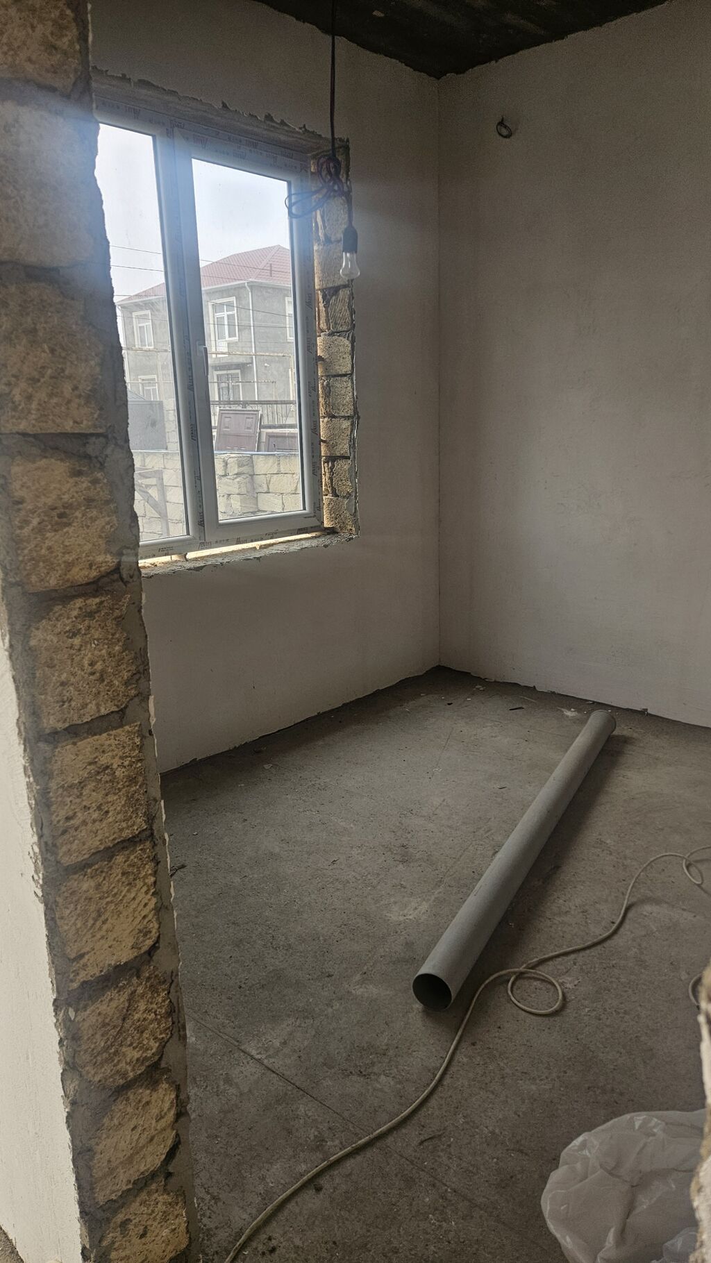9 otaq, 299 kv. m, Təmirsiz
