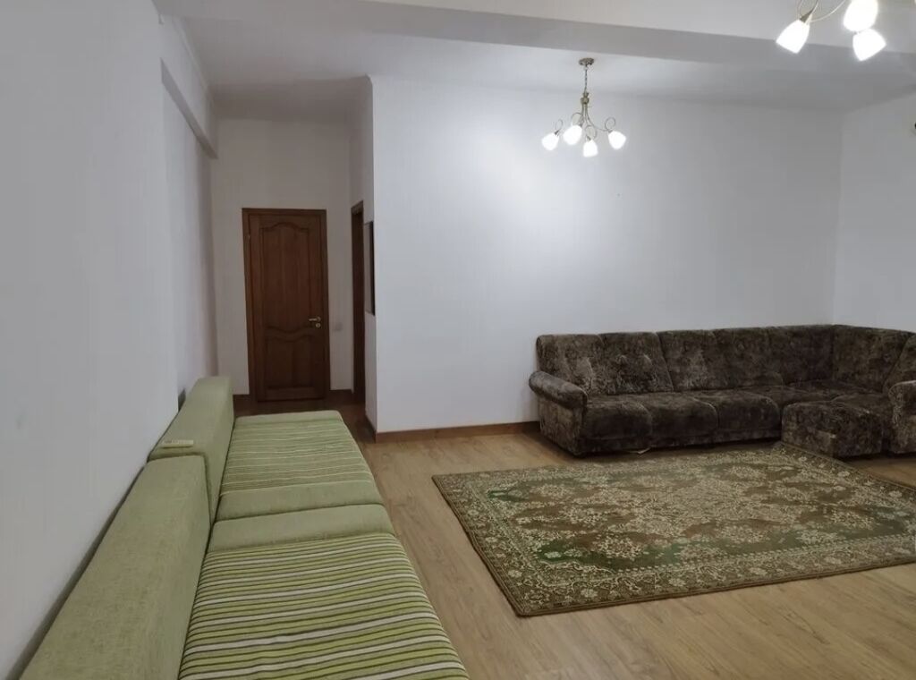 Сдаётся 2-комнатная квартира 100м2 в центре города(Токогула-Шопокова): фото 3