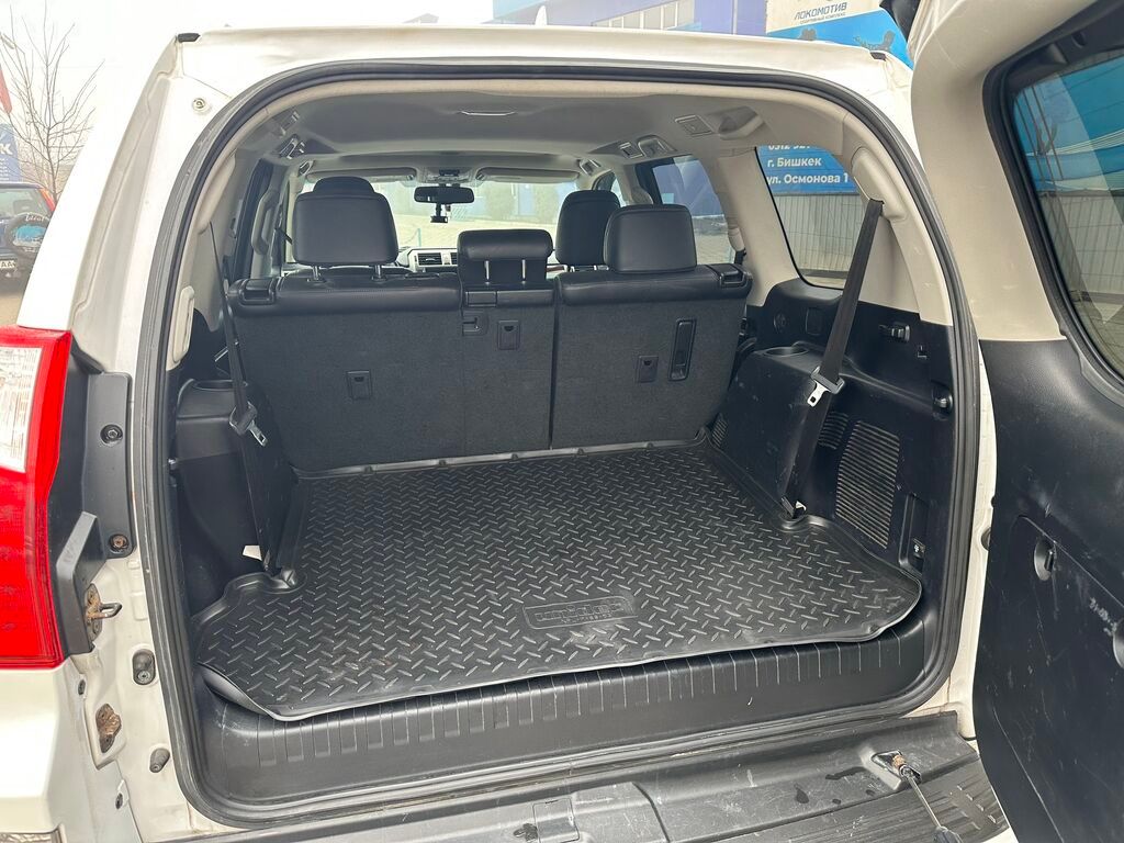 Lexus GX: 2010 г., 4.6 л, Автомат, Бензин, Внедорожник: фото 3