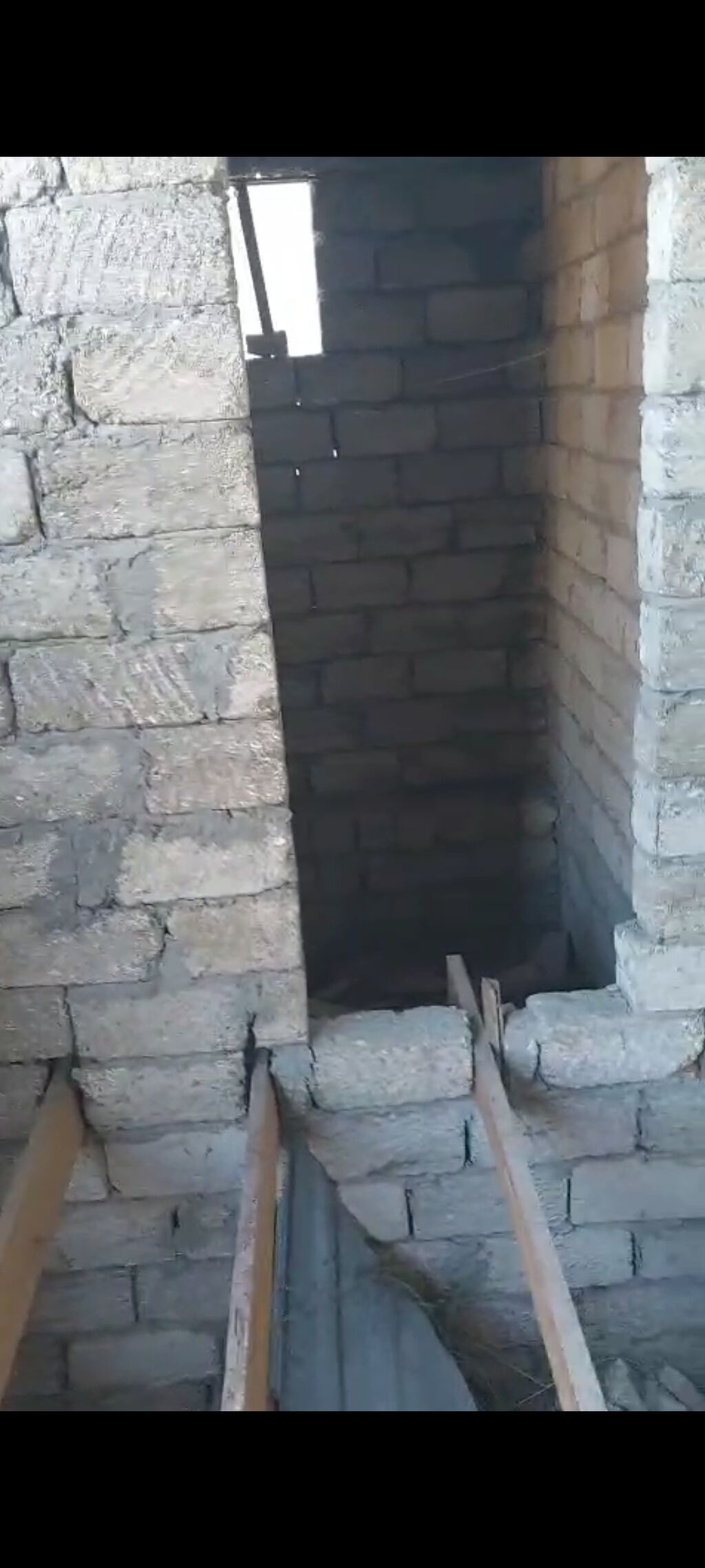 3 otaqlı, 90 kv. m, Təmirsiz